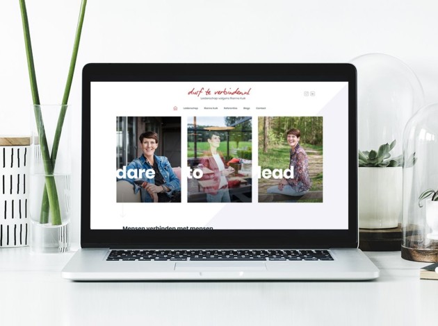 Laptop met de website durfteverbinden.nl in beeld