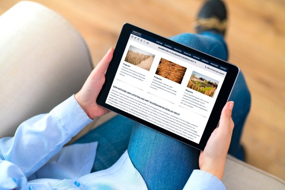 Website van duurzaamhout.nl op een tablet.