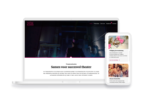 Laptop en telefoon met daarop de website van Theateralliantie