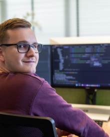 Dim aan het werk