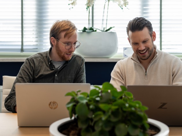 Medewerkers van Websteen leggen E-E-A-T-principe uit